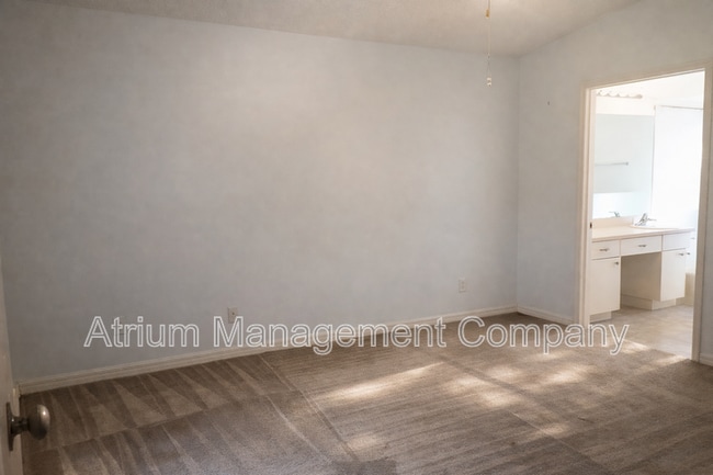 Building Photo - 4006 Wilkes Dr