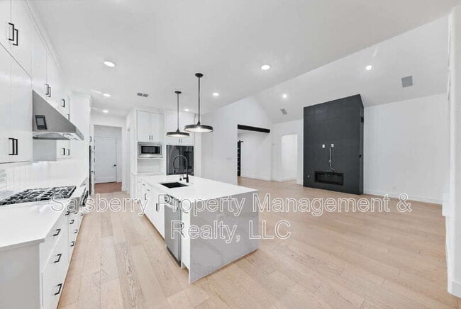 Building Photo - 1790 Coopers Hawk Dr