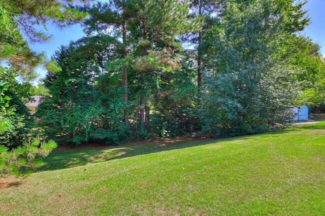 Building Photo - 2811 Bennington Dr