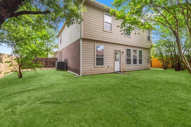 Building Photo - 2402 Lofty Falls Ct