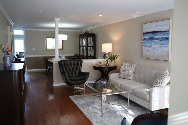 Building Photo - 18 Rosewood Ct