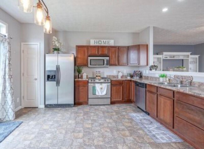 Building Photo - Spacious 3-Bedroom Lafayette Home with Office, Fenced Yard & 3-Car Garage
