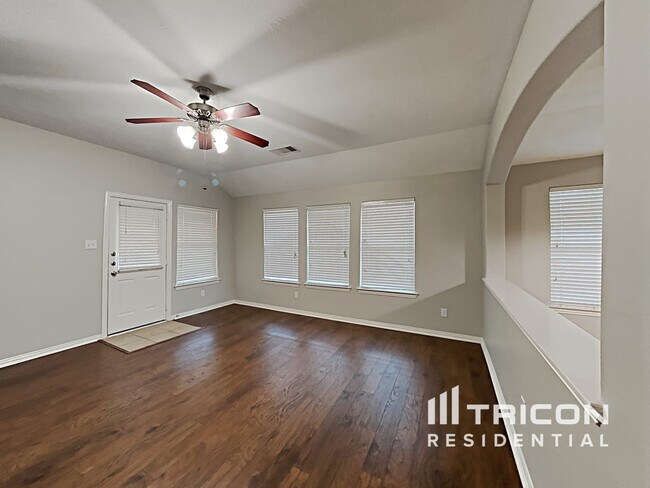 Building Photo - 10818 Harston Dr