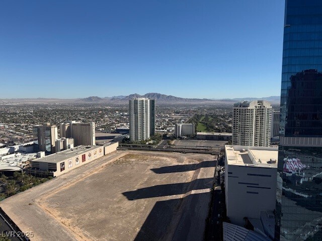 Building Photo - 2700 S Las Vegas Blvd