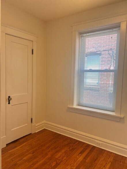 Building Photo - 4655 S 37th St