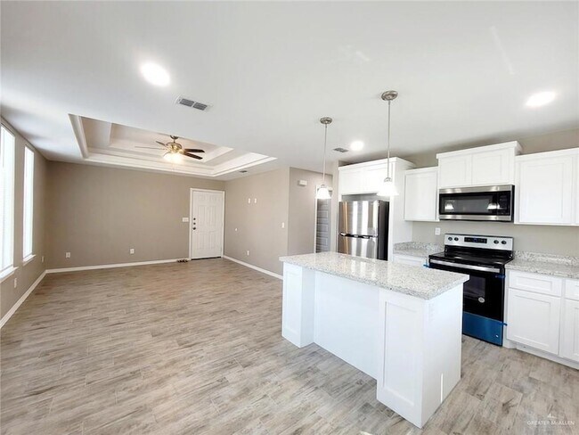 Building Photo - 3808 Las Vistas Ln