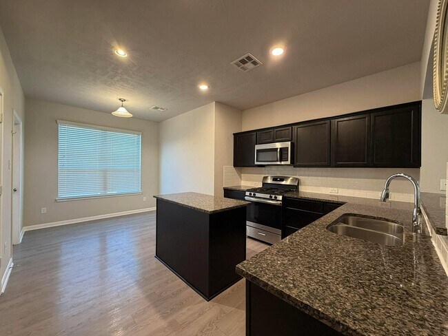 Building Photo - 1841 Basin Trl