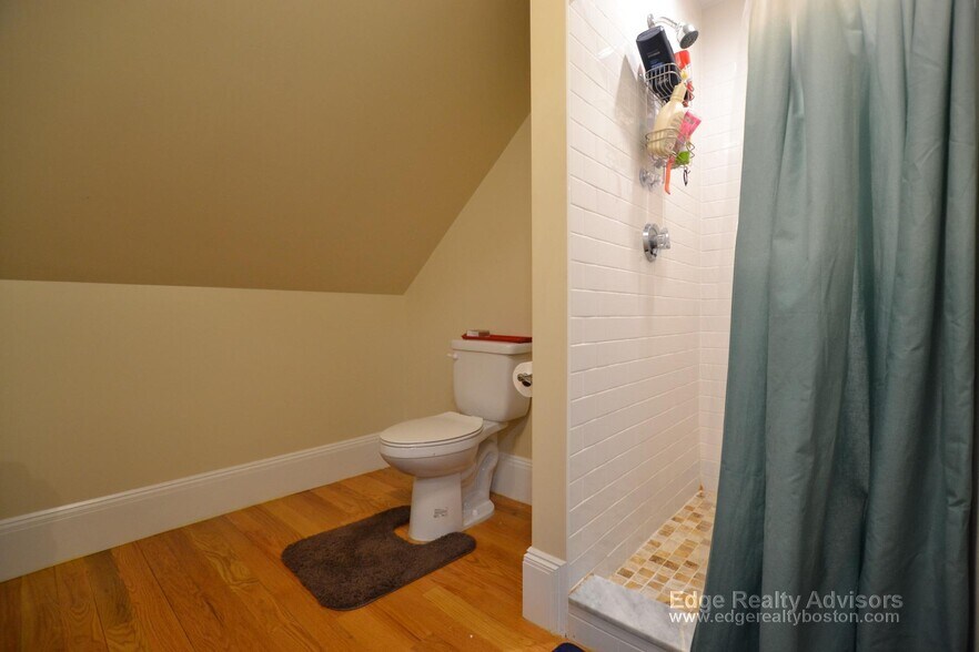 Building Photo - 36 Atkins St