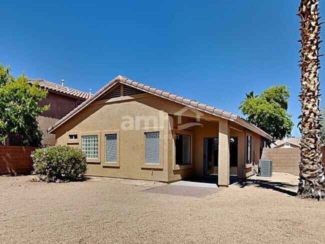 Building Photo - 11409 W Davis Ln