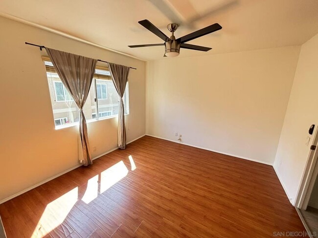 Building Photo - 3525 Caminito Carmel Landing