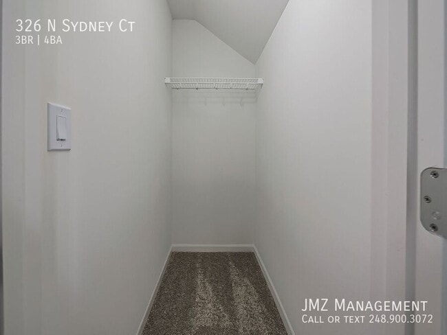 Building Photo - 326 N Sydney Ct
