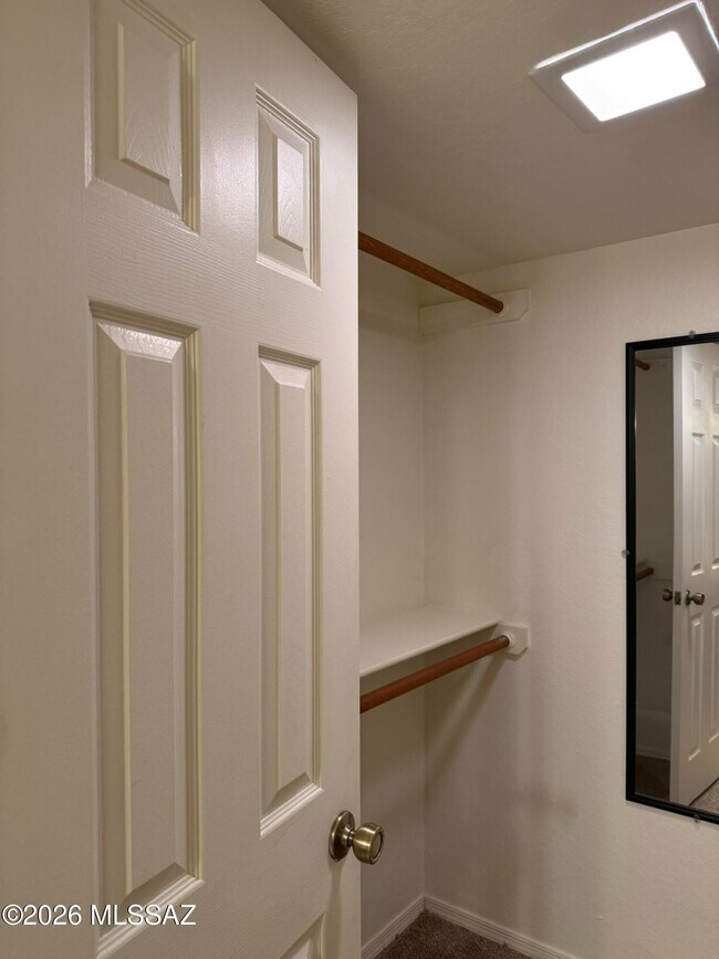 Building Photo - 5800 N Kolb Rd