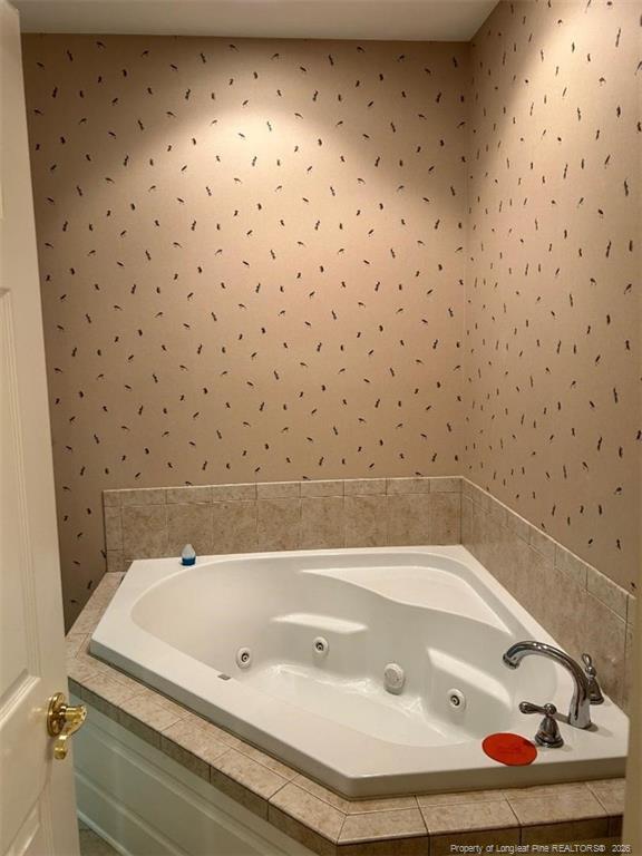 Building Photo - 4890 Independence Dr