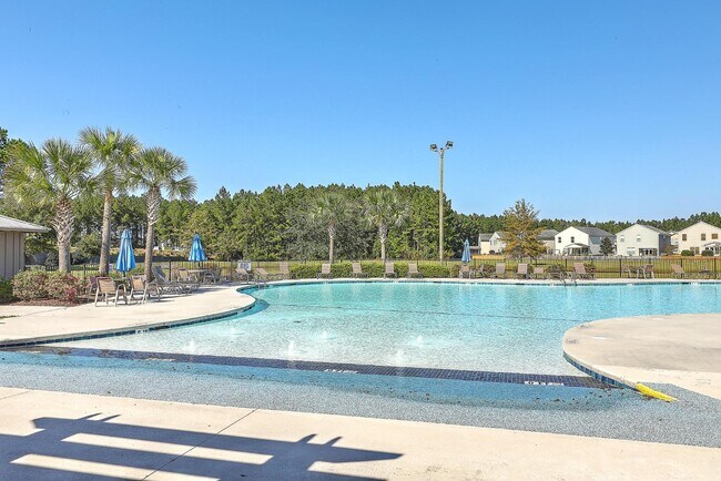 Building Photo - 230 Cameron St