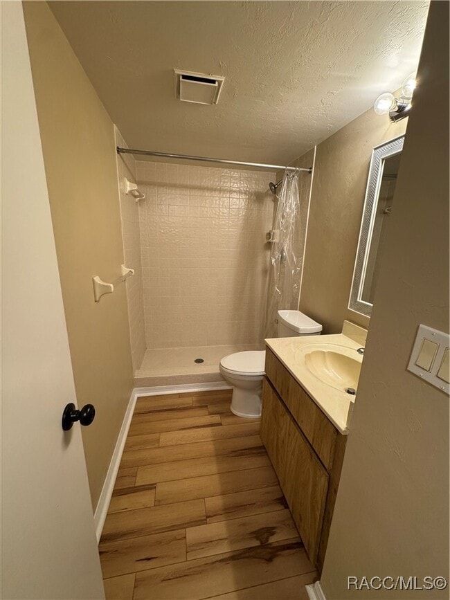 Building Photo - 790 E Gilchrist Ct