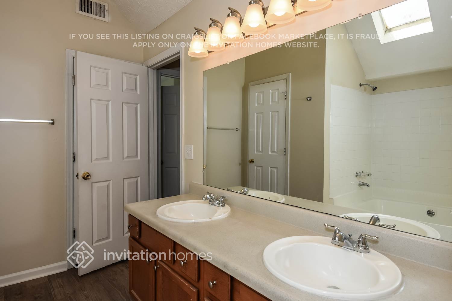 Building Photo - 1675 Watercrest Cir