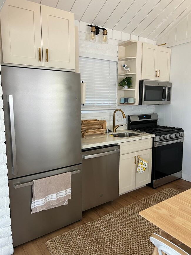 Building Photo - Charming Furnished Cottage in Kihei
