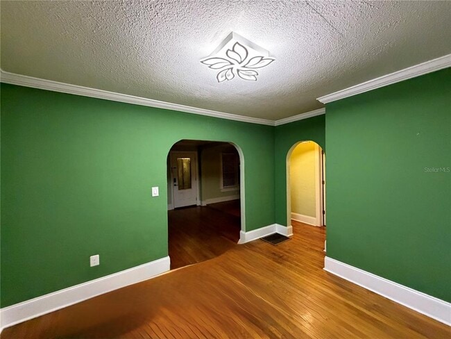 Building Photo - 2540 Dartmouth Ave N