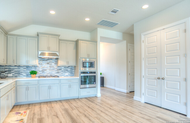 Building Photo - 118 Cordova-