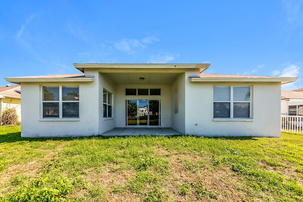 Building Photo - 13731 Ogakor Dr