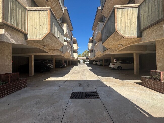 Building Photo - Orange Grove, 1232-1234