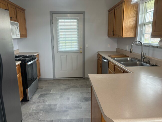 Building Photo - 898 N 22nd St