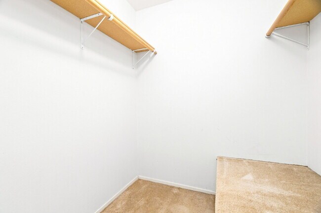 Building Photo - Renton 2 Bedroom in Great Location Available!