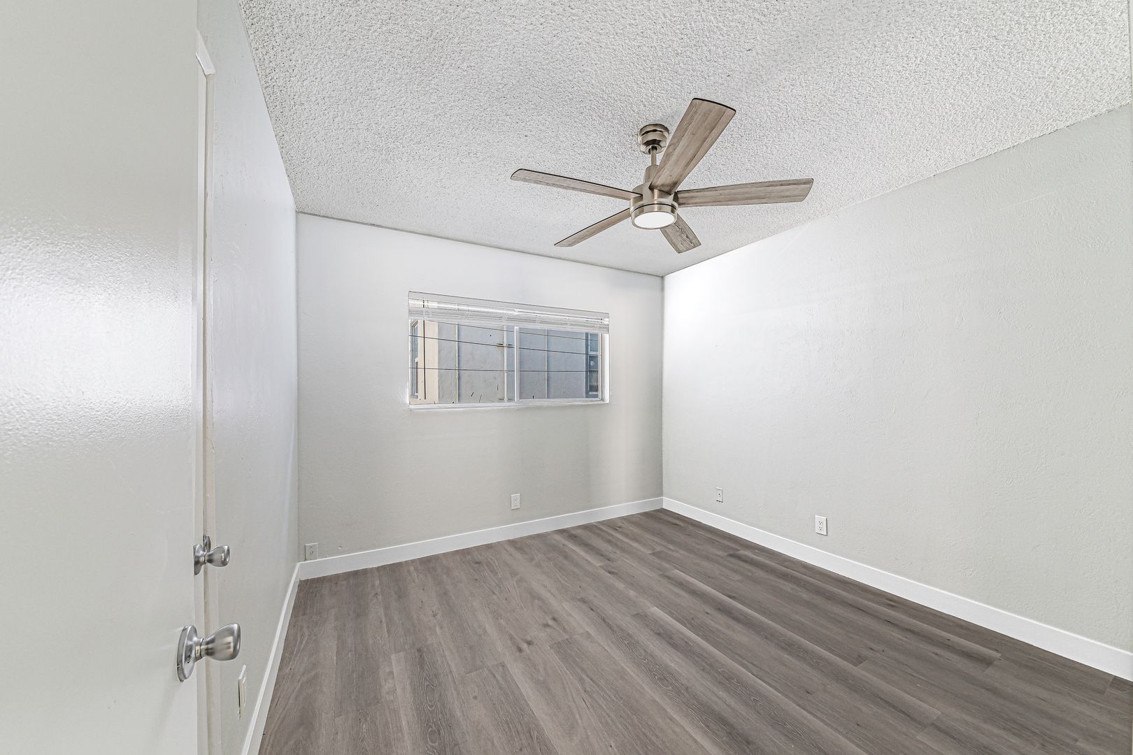 Building Photo - 811 Gardenia Ave