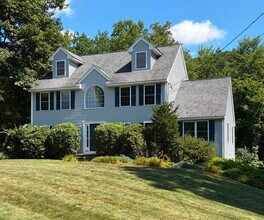 Building Photo - 17 Cottonwood Rd