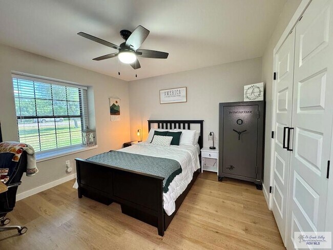 Building Photo - 35059 Anaqua Dr