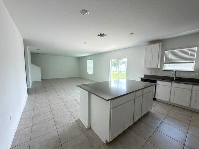 Building Photo - 1062 John Jacob Rd