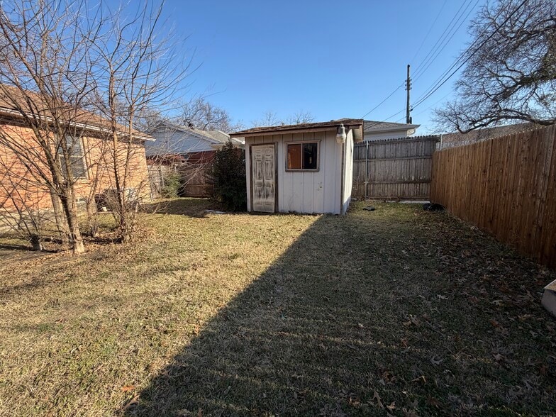 Extra storage in the back - 1848 Swan Dr