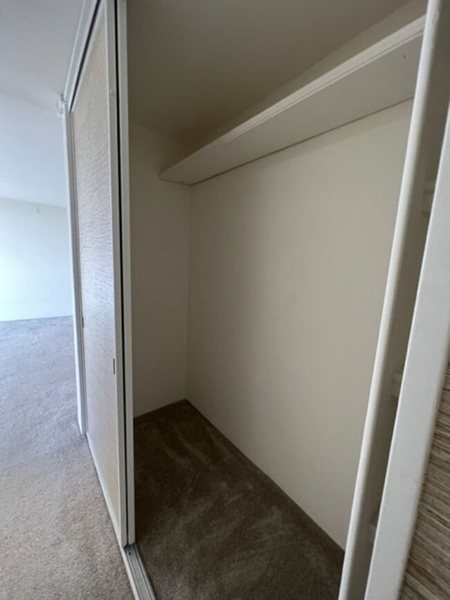 Building Photo - The Pearl- 2 bedrooom one bath unit with 2 assigned parking stalls!