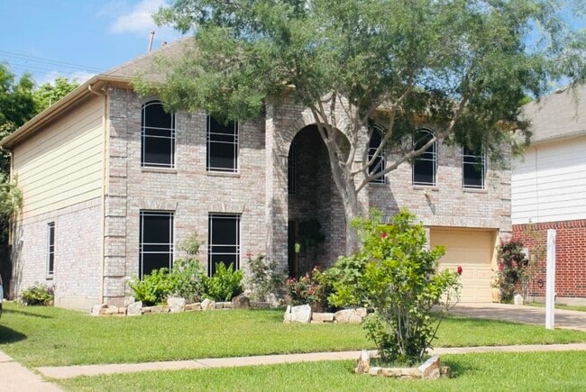 Building Photo - 16130 Coleburn Dr