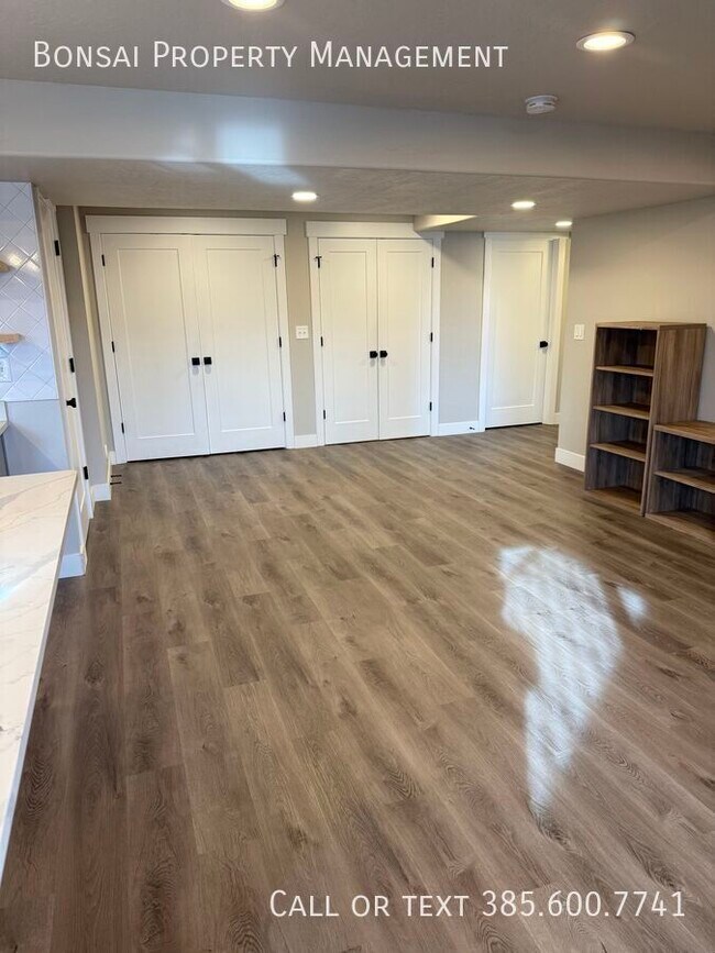 Building Photo - 1489 W Stone Gate Dr