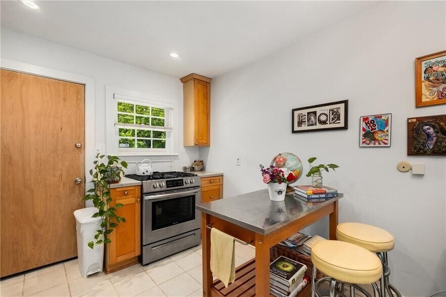 Building Photo - 866 Briarcliff Rd NE