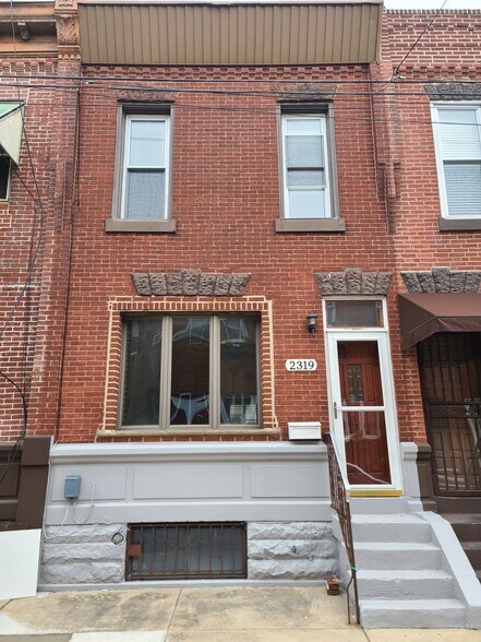 Building Photo - 2319 S Carlisle St