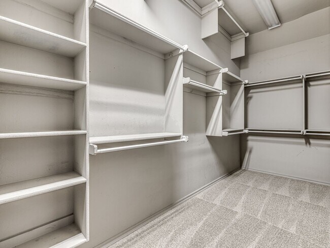 Building Photo - 13609 Gentry Dr
