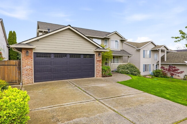 Building Photo - Elegant Executive Home in Desirable Camas – Minutes to SR-14, I-205 & Vancouver