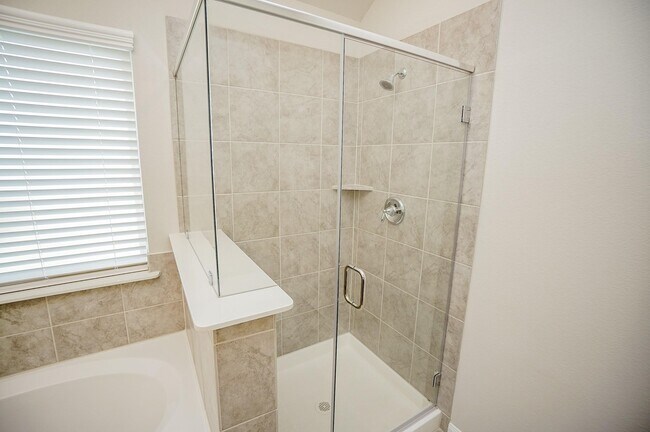 Building Photo - 1234 Oak Barrel Run