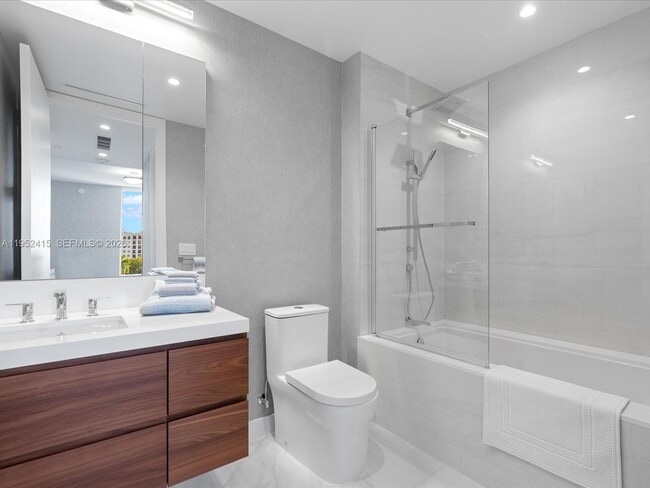 Building Photo - 220 SE Mizner Blvd