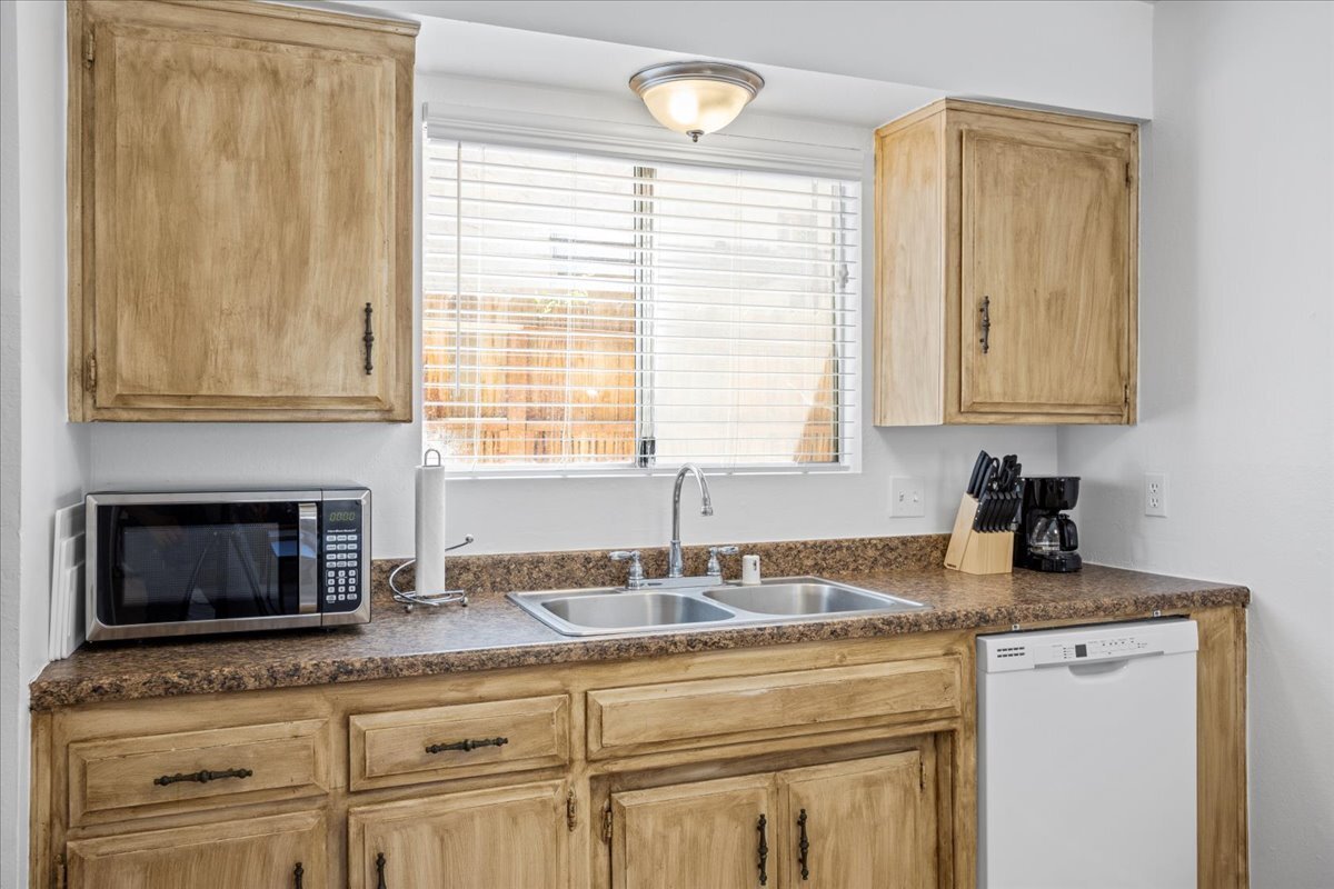 Building Photo - 4225 Parkwood Ct