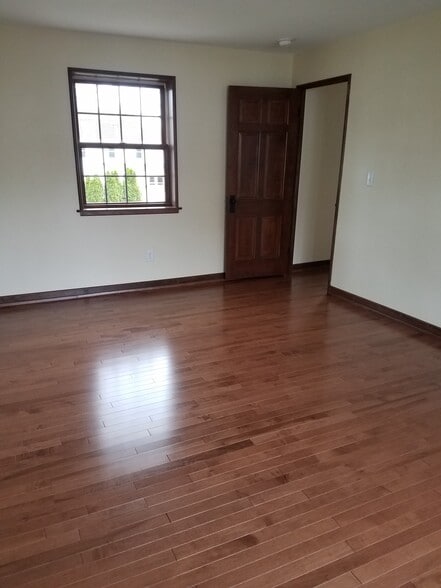 Building Photo - 5920 Dendron Ln