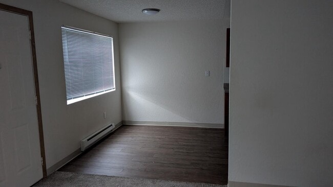 Building Photo - 926 N 95th St