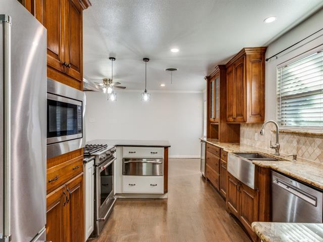 Building Photo - 1404 Ravenwood Dr