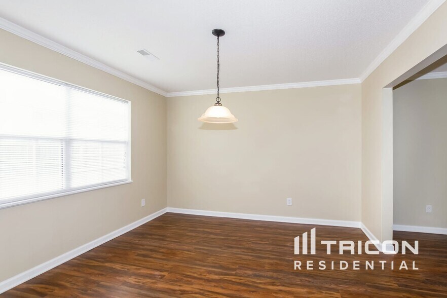 Building Photo - 7 Barnley Ct