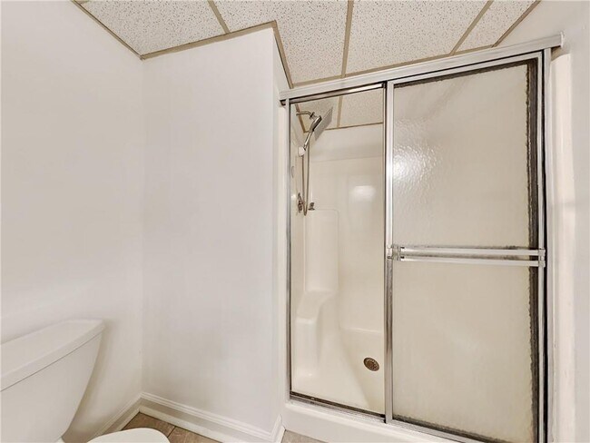 Building Photo - 3630 Winview Ct