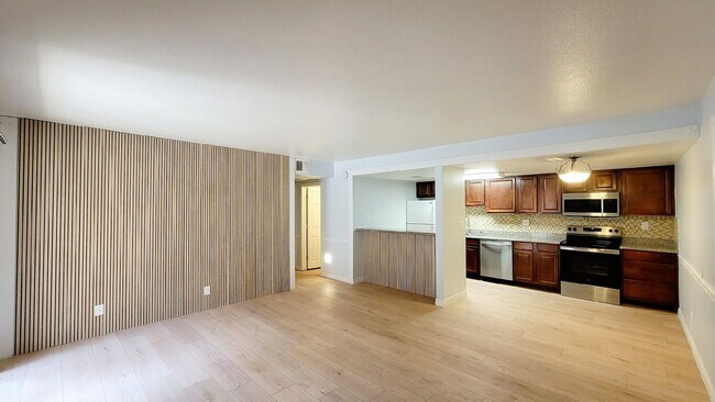 Building Photo - 4960 Indian River Dr