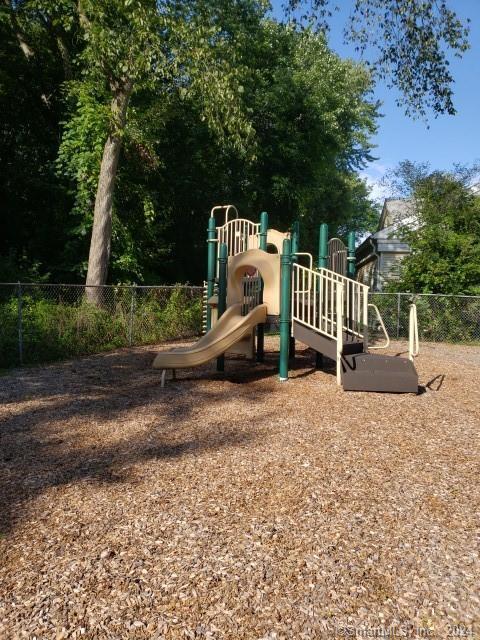 Building Photo - 9 Beech St