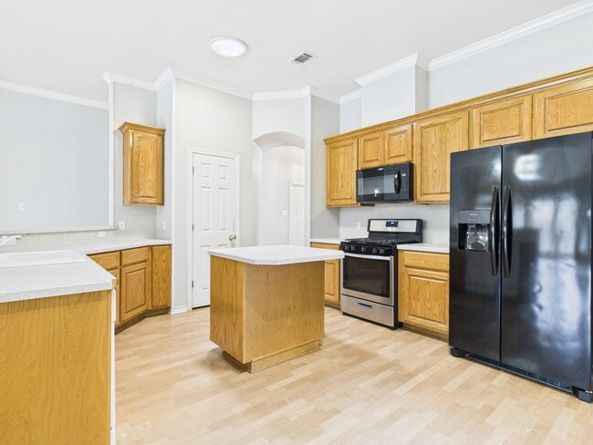 Building Photo - 3203 Von Trapp Ln